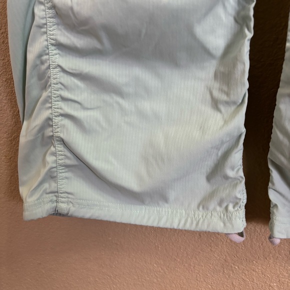 Lululemon Dance Studio Mid-Rise Pant, Wide Leg, Mint Green Color size 2 - Picture 4 of 15